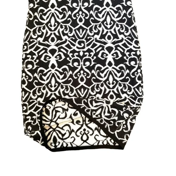 Carmen Marc Valvo Knit Dress Black + Ivory Body-con Jacquard/Damask Prin… - Picture 9 of 13